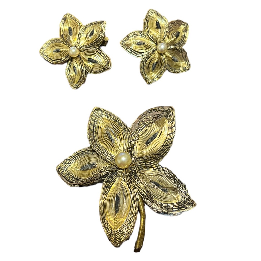 Gold-Tone Spun Wire Brooch & Earrings Set